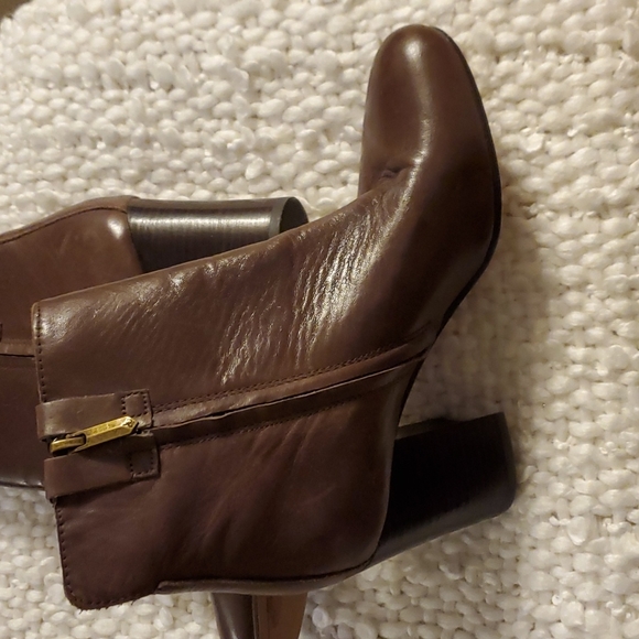 Booties 🥳 - Picture 4 of 5